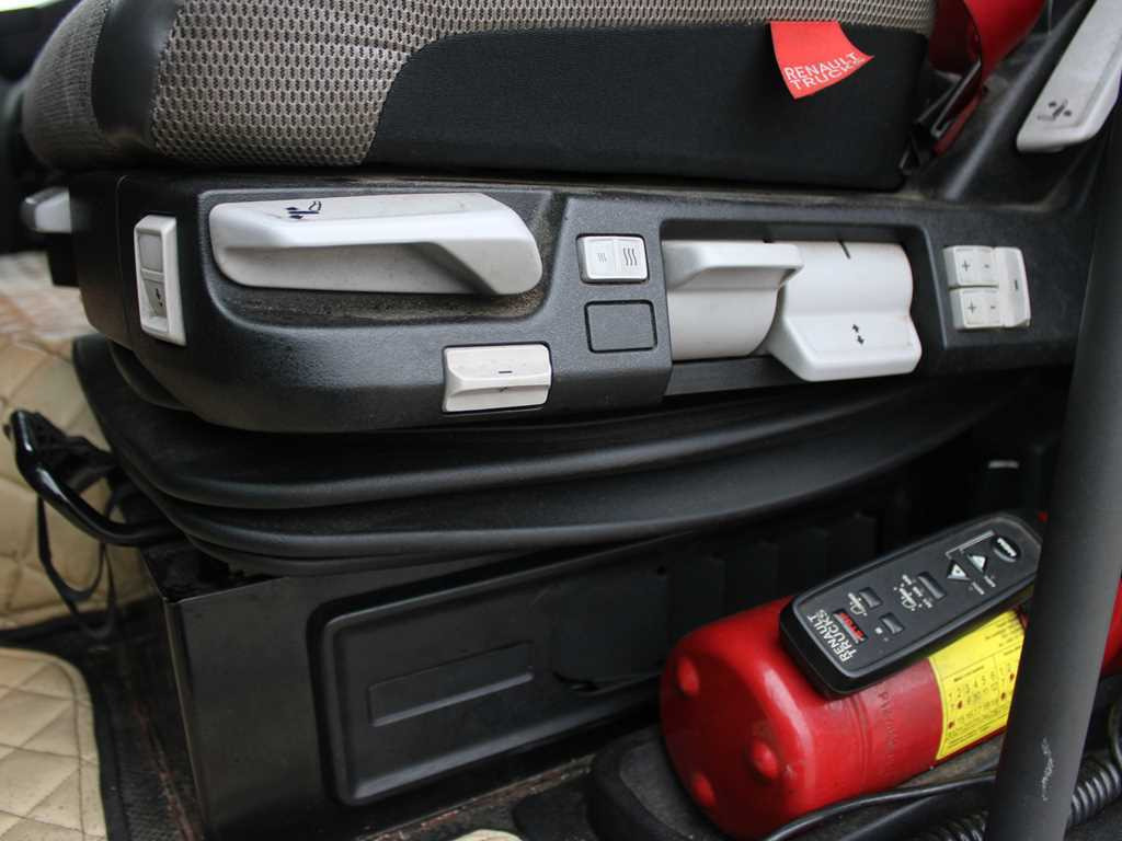 Tahač Renault T 460, EURO 6, LOWDECK, AIR SUSPENSION