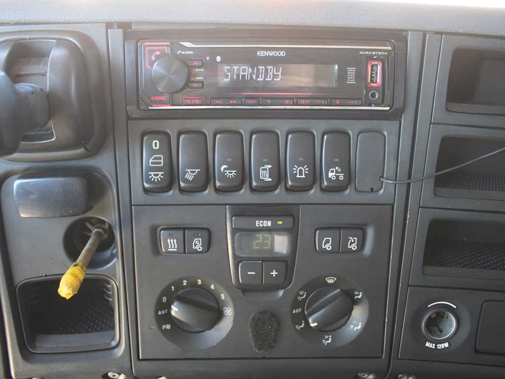 Tahač Scania R420, 6x4, EURO 3, HYDRAULIC ARM LOGLIFT F135ZT94A, LIGHTS