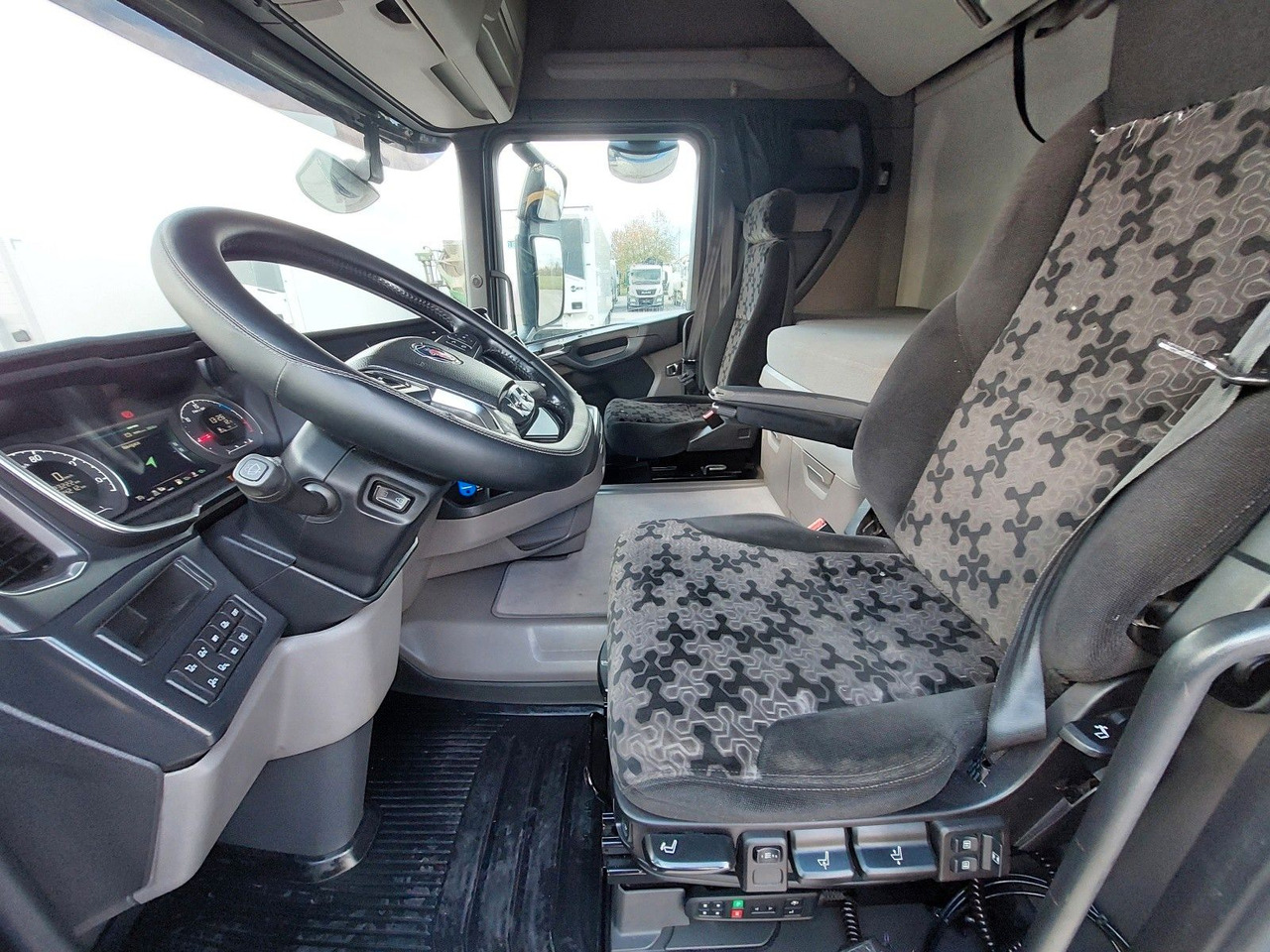 Tahač Scania R450 A4X2NB Luft/Luft Hydraulik