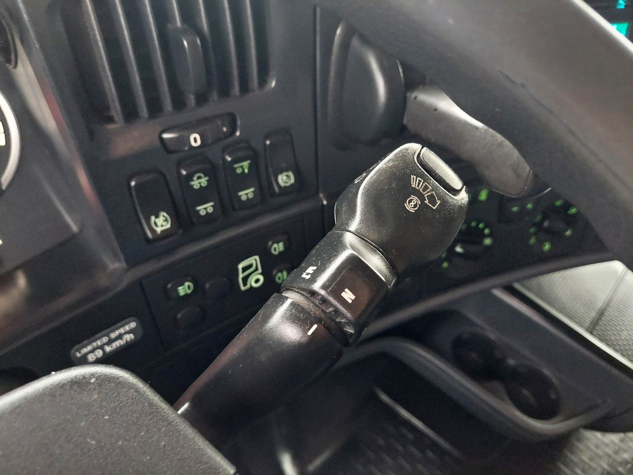 Tahač Scania R 440 LA6X2/4MNA