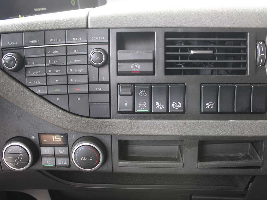 Tahač Volvo FH 500, GLOBETROTTER, LOWDECK, VEB+, I-PARK COOL