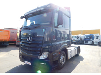 Tahač MERCEDES-BENZ Actros 1845