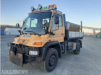 Sklápěč UNIMOG