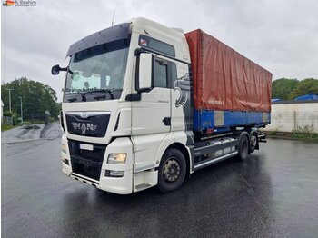 Plachtový nákladní auto MAN TGX 26.440