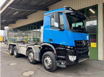 Hákový nosič kontejnerů MERCEDES-BENZ Arocs 3251