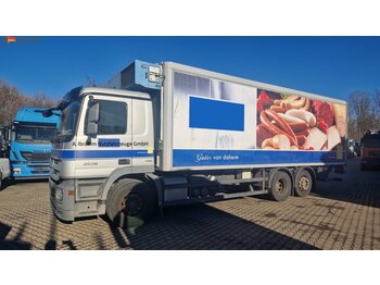 Chladírenský nákladní automobil MERCEDES-BENZ