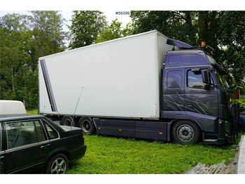 Skříňový nákladní auto VOLVO FH16