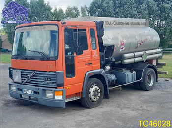 Cisternové vozidlo VOLVO FL6