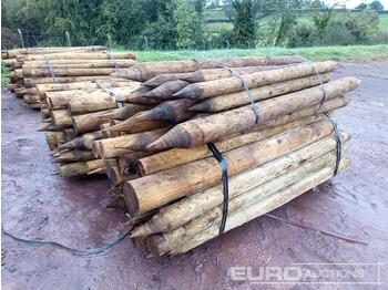 Zemědělská technika Bundle of Timber Posts (3 of): obrázek 1