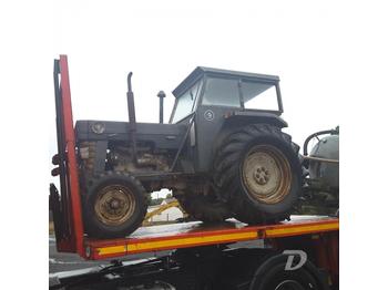 Traktor Ebro perkins de 3610 cm3 160E: obrázek 1