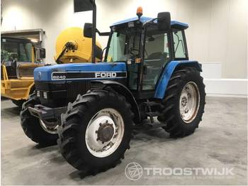 Traktor Ford 8240: obrázek 1