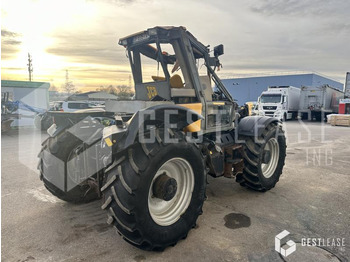 JCB Fastrac 2135 4WS - Traktor: obrázek 3