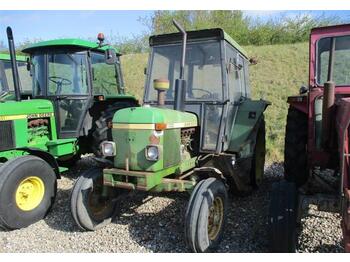 Traktor John Deere 2130: obrázek 1