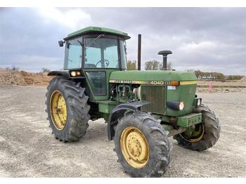 Traktor John Deere 4040 4x4: obrázek 1