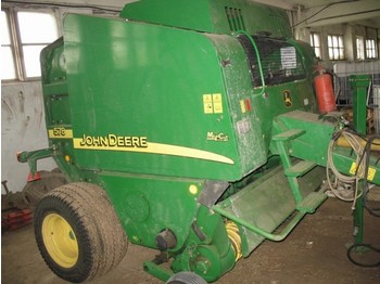 John Deere 5782 - Zemědělská technika