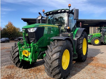Nový Traktor John Deere 6215R: obrázek 1