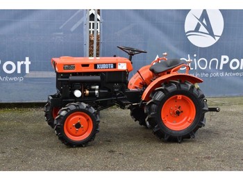 Traktor Kubota B7000: obrázek 1