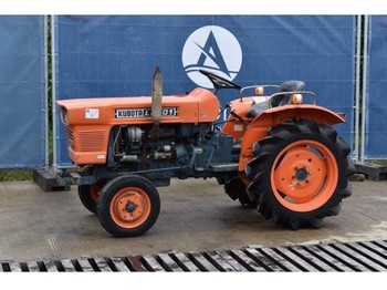 Malotraktor Kubota L2201: obrázek 1