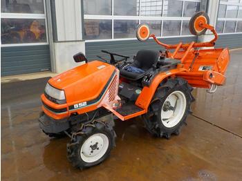Mini traktor Kubota B52