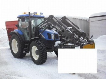 Traktor New Holland TS 110A: obrázek 1
