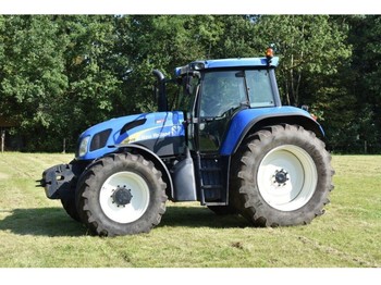 Obkročný traktor New Holland TVT170: obrázek 1