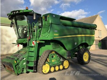 Sklízecí mlátička JOHN DEERE S690