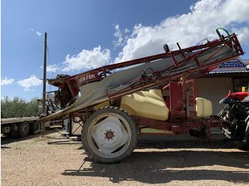 Tažený postřikovač HARDI COMMANDER 2200 TWIN