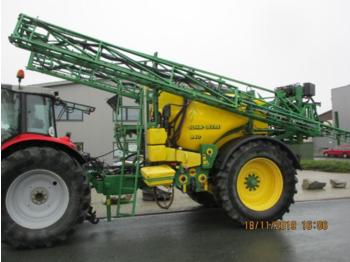 Tažený postřikovač John Deere 840