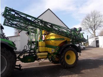 Tažený postřikovač John Deere 840 Isobus