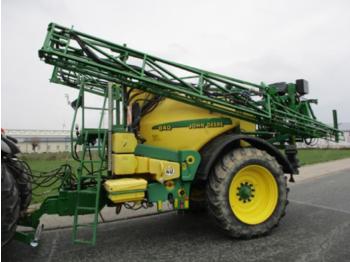 Tažený postřikovač John Deere 840 Isobus