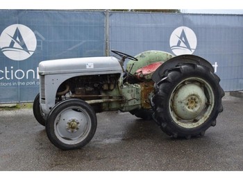 Traktor Massey Ferguson TEF