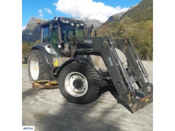 Traktor Valtra T190: obrázek 1