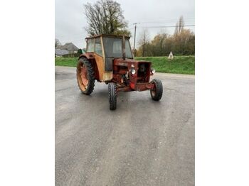 CASE IH 624 - zemědělský traktor