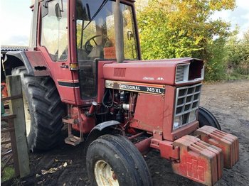Zemědělský traktor Case IH 845 XL