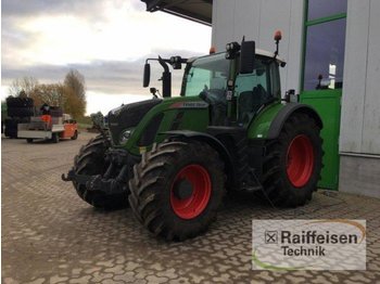 Zemědělský traktor Fendt 724 Vario S4