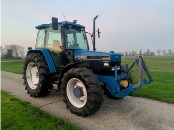 Zemědělský traktor Ford 6640 SLE