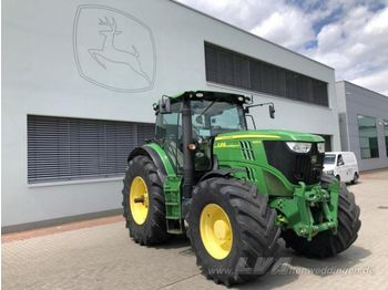 Zemědělský traktor JOHN DEERE 6210R
