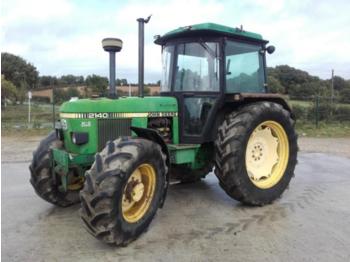 Zemědělský traktor John Deere 2140 4x4