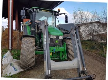 Zemědělský traktor John Deere 5100M