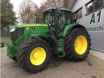 Zemědělský traktor John Deere 6175M