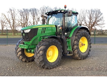Zemědělský traktor John Deere 6210R