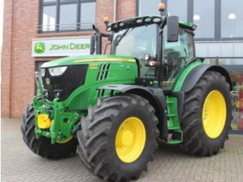 Zemědělský traktor John Deere 6215 r
