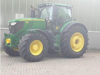 Zemědělský traktor John Deere 6215r
