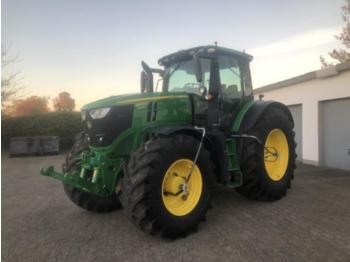 Zemědělský traktor John Deere 6250R