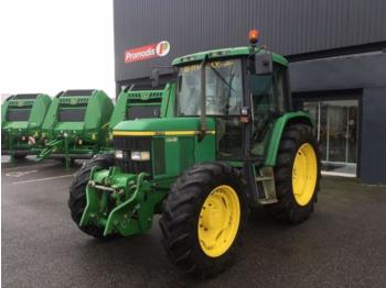 Zemědělský traktor John Deere 6310