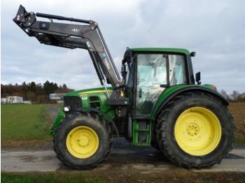 Zemědělský traktor John Deere 6330