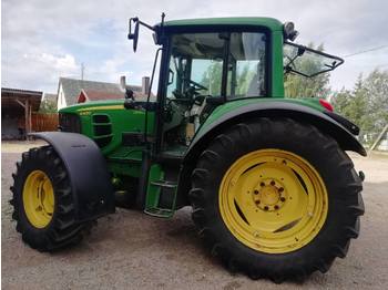 Zemědělský traktor John Deere 6430