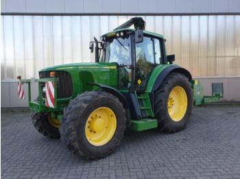 Zemědělský traktor John Deere 6920