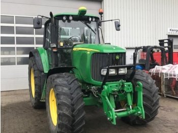 Zemědělský traktor John Deere 6920