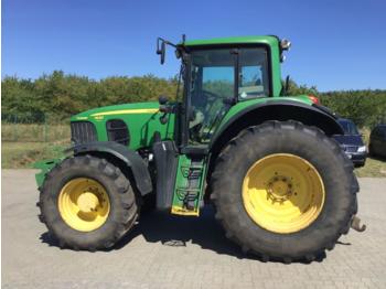 Zemědělský traktor John Deere 7430